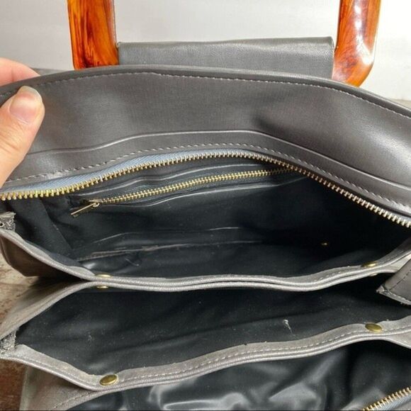 Vintage 1950s 59s 1960s 69s grey leather Brown Lucite handle purse - Picture 8 of 10